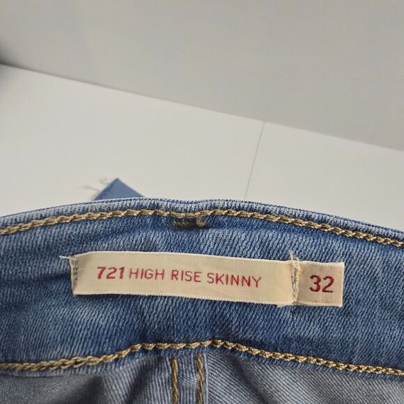 Levi's 721 High Rise Skinny Jeans Light Wash Raw Hem Size 32 4290 NWT - Picture 10 of 11